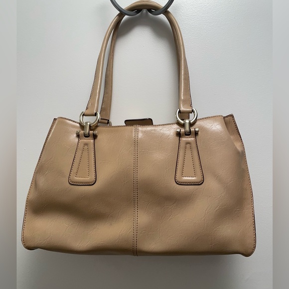 Liz Claiborne beige leather bag great condition - Picture 1 of 11